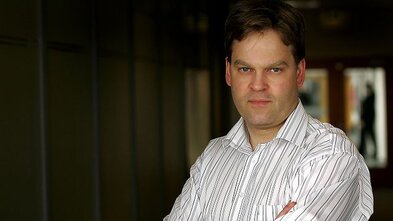 Segir upp­töku evrunnar geta leitt til aukins at­vinnu­leysis